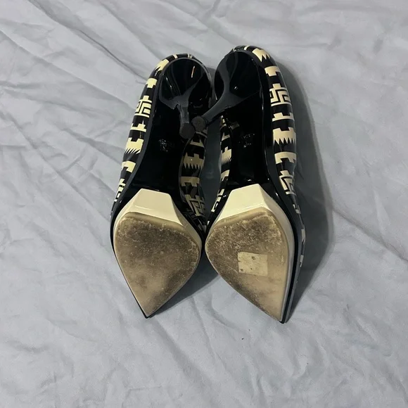Versace Black and Cream Geometric Heels - Picture 5 of 6